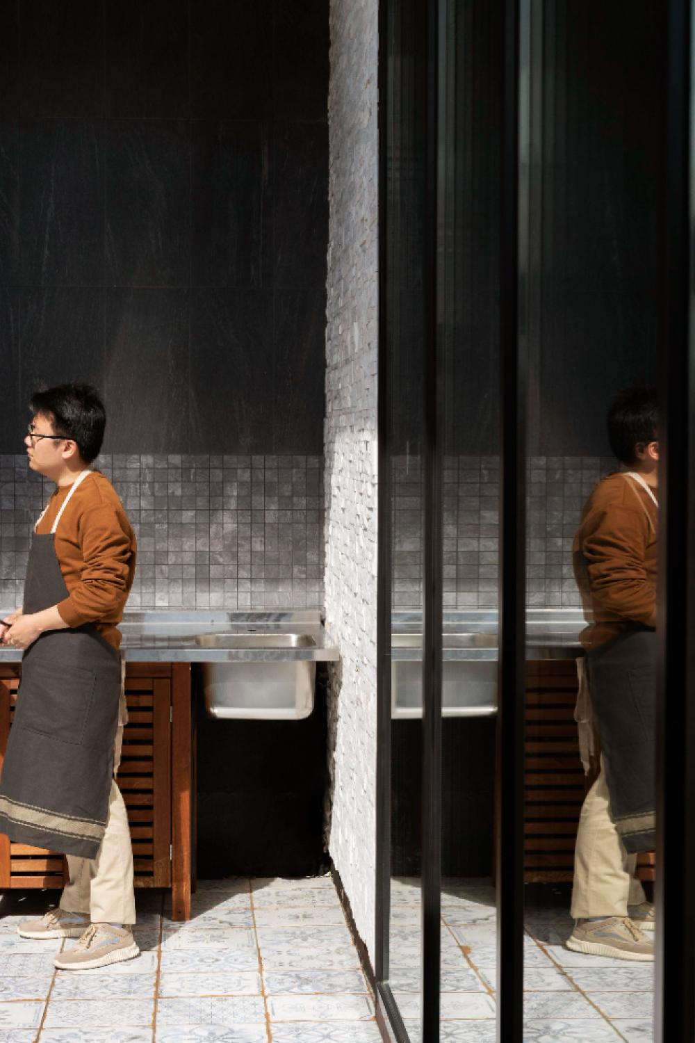 Restaurant Interior Case